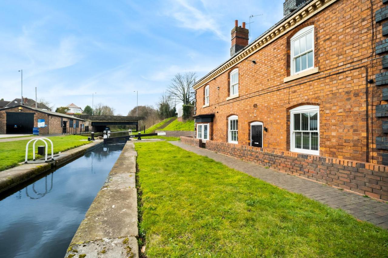Beautiful Waterside Apartment - Parking - Perry Barr - Top Rated Birmingham Exterior foto