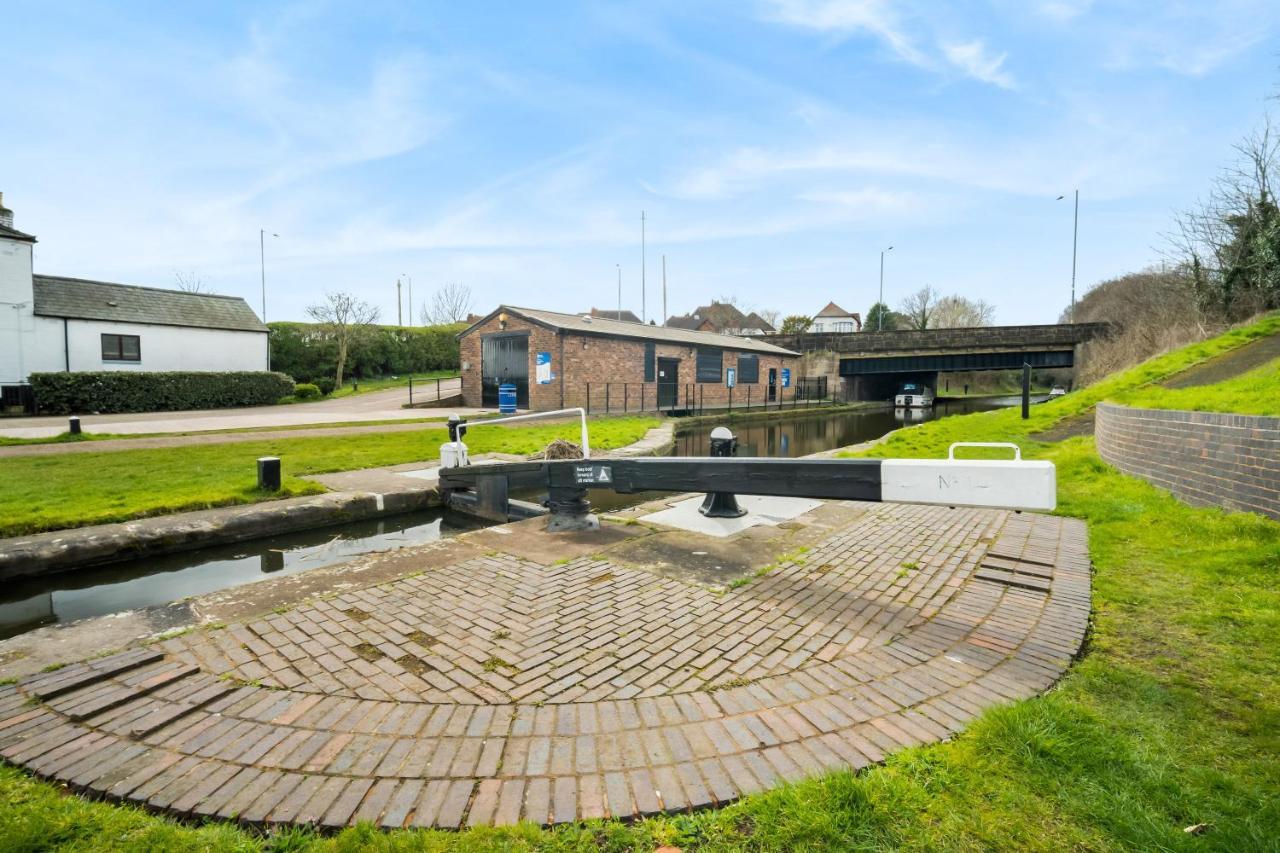 Beautiful Waterside Apartment - Parking - Perry Barr - Top Rated Birmingham Exterior foto
