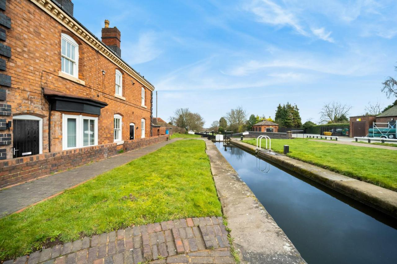 Beautiful Waterside Apartment - Parking - Perry Barr - Top Rated Birmingham Exterior foto
